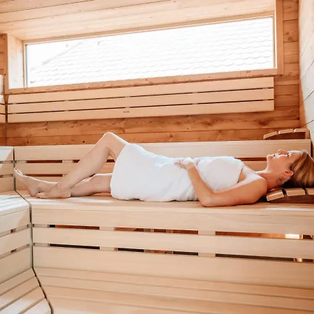 ホテル Tuchhaus 3*