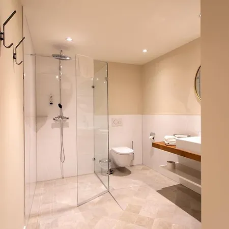 Tuchhaus ホテル 3*