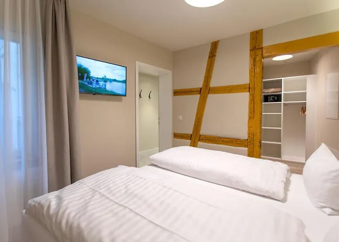 Tuchhaus 3*