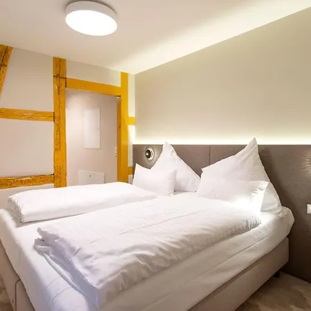Tuchhaus 3*