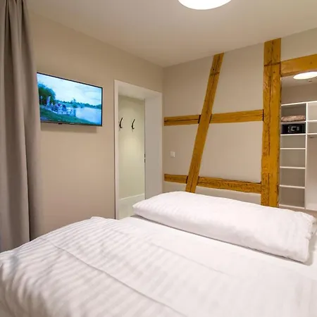 Tuchhaus 3*