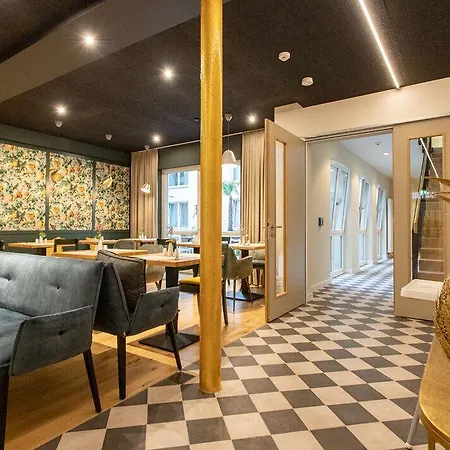Tuchhaus 3*