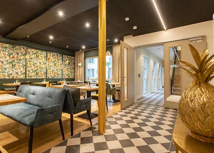 Tuchhaus 3*